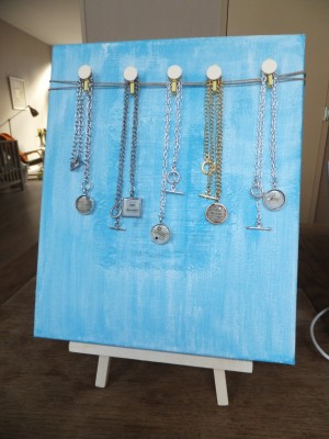 Sara Naumann blog Sunday Market Amsterdam necklaces