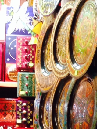 plates at market