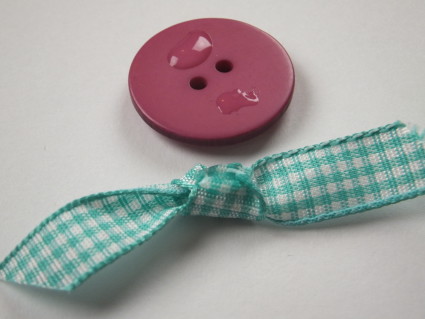 Sara Naumann button ribbon